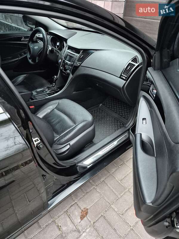 Седан Hyundai Sonata 2013 в Богуславе