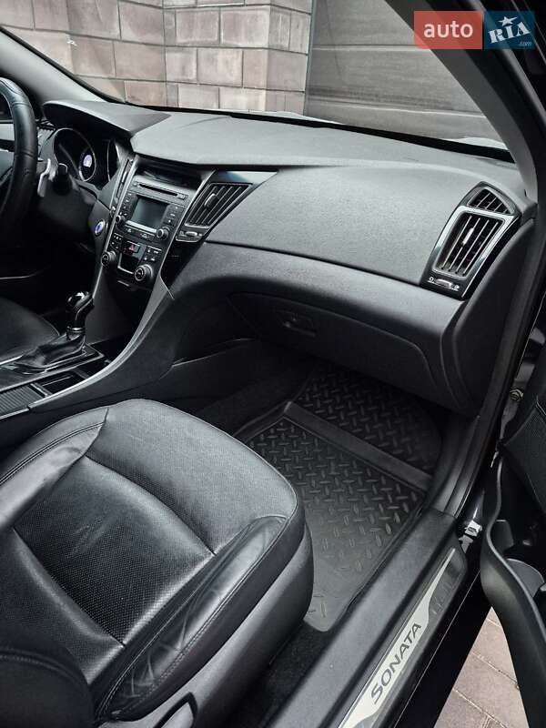 Седан Hyundai Sonata 2013 в Богуславе