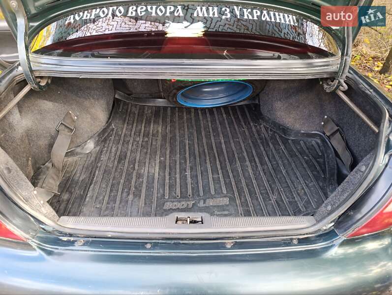 Седан Hyundai Sonata 1997 в Новониколаевке