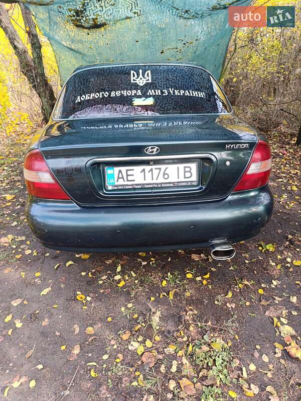 Седан Hyundai Sonata 1997 в Новониколаевке