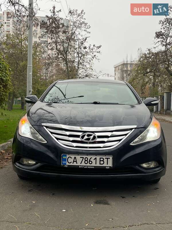 Седан Hyundai Sonata 2013 в Черноморске