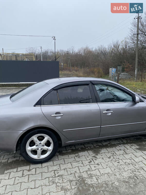 Седан Hyundai Sonata 2006 в Хотине