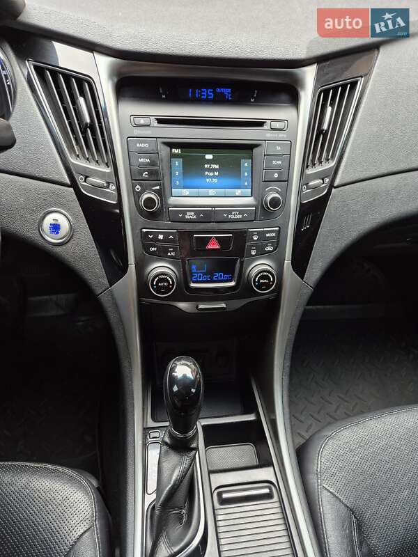 Седан Hyundai Sonata 2013 в Богуславе