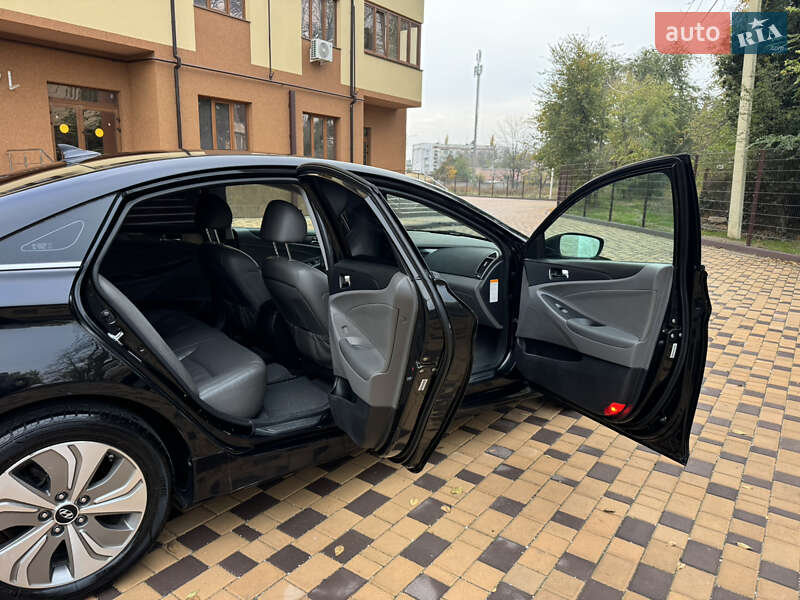 Седан Hyundai Sonata 2014 в Измаиле