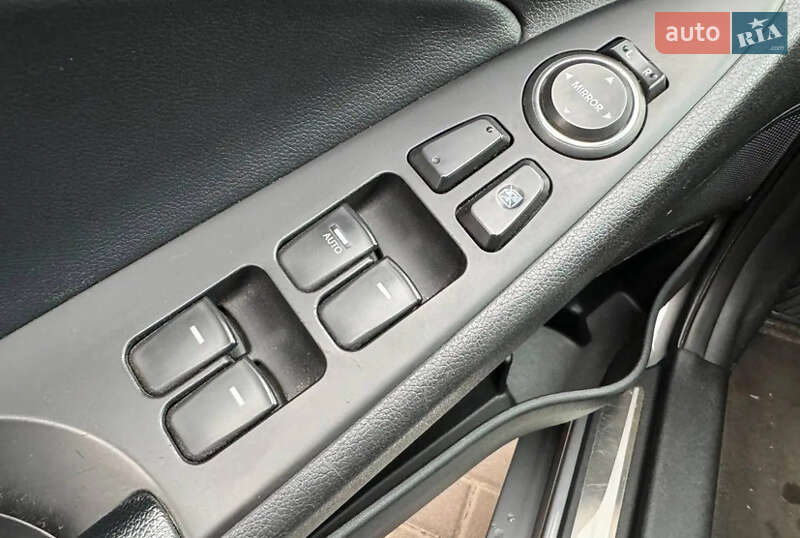 Седан Hyundai Sonata 2011 в Києві фото 2 Седан Hyundai Sonata 2011 в Києві