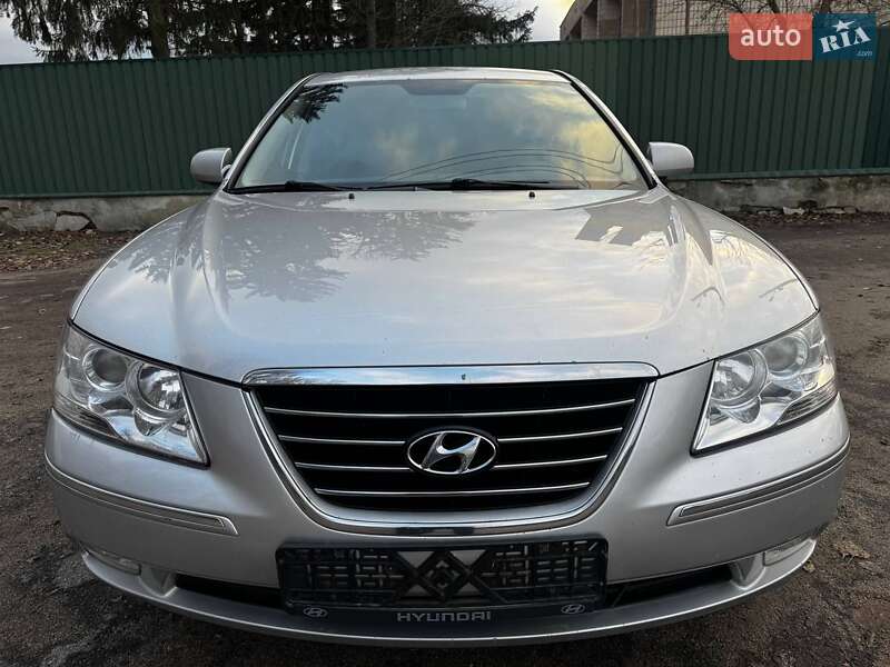 Седан Hyundai Sonata 2009 в Ахтырке
