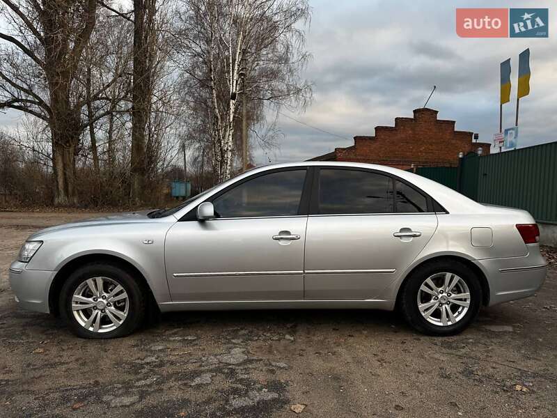 Седан Hyundai Sonata 2009 в Ахтырке