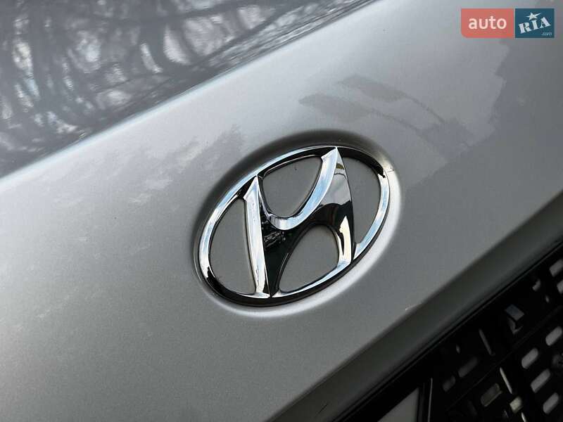 Седан Hyundai Sonata 2009 в Ахтырке