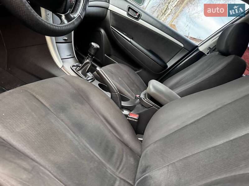 Седан Hyundai Sonata 2009 в Ахтырке