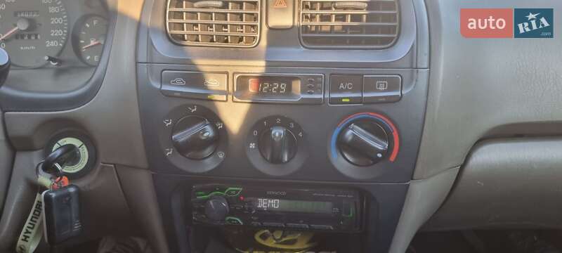 Седан Hyundai Sonata 2000 в Николаеве