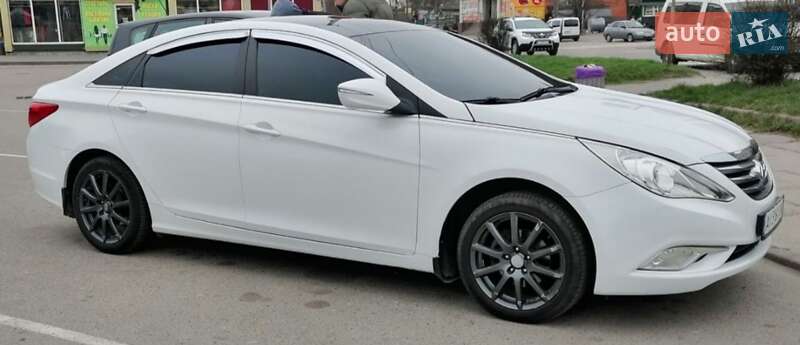 Седан Hyundai Sonata 2015 в Чернигове