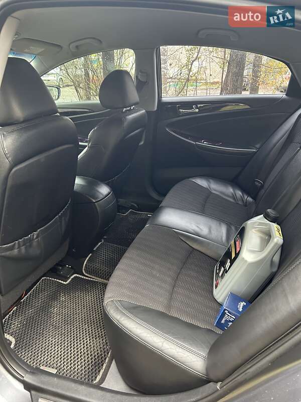 Седан Hyundai Sonata 2010 в Николаеве