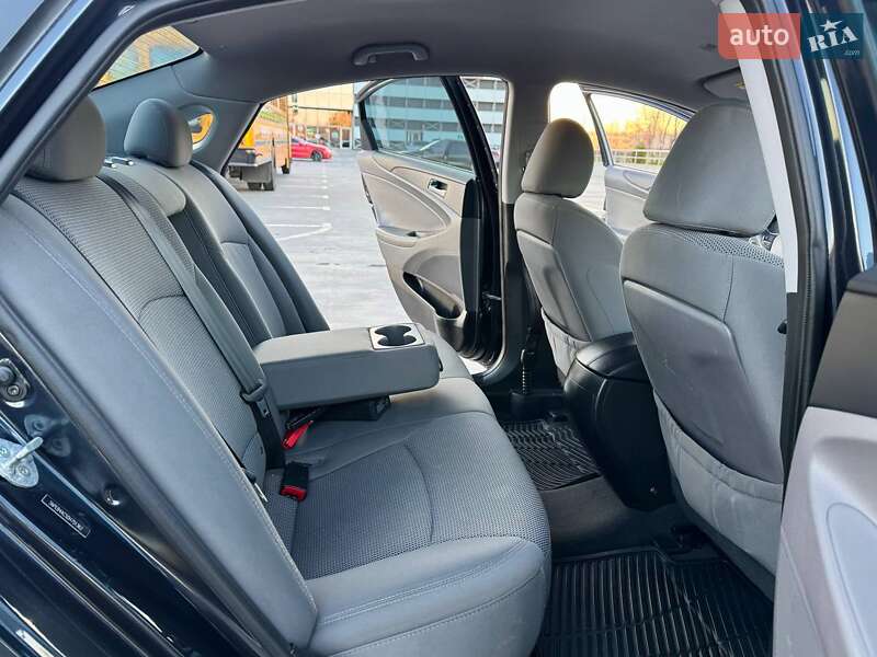 Седан Hyundai Sonata 2013 в Киеве