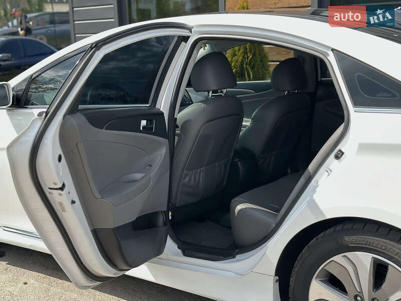 Седан Hyundai Sonata 2014 в Шептицькому