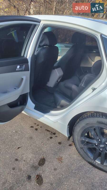 Седан Hyundai Sonata 2014 в Черняхове