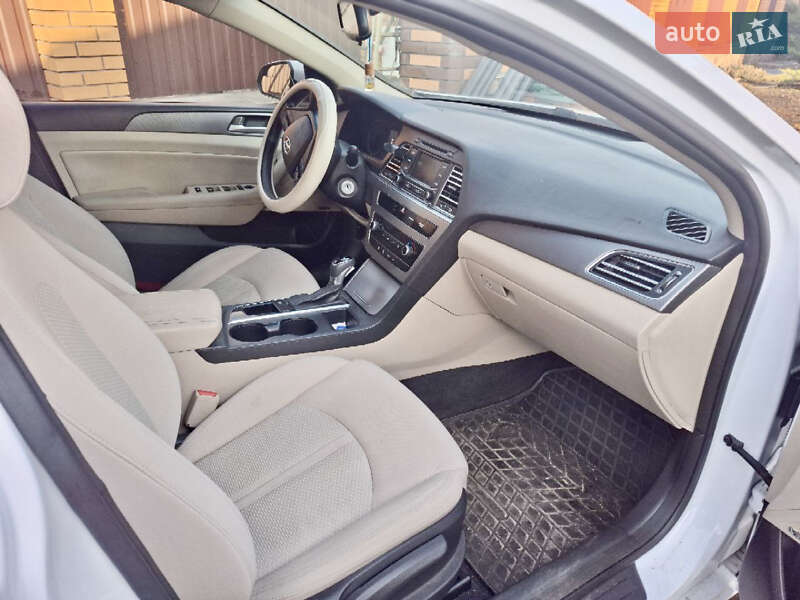 Седан Hyundai Sonata 2015 в Горишних Плавнях