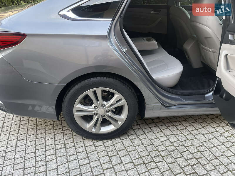 Седан Hyundai Sonata 2018 в Львове