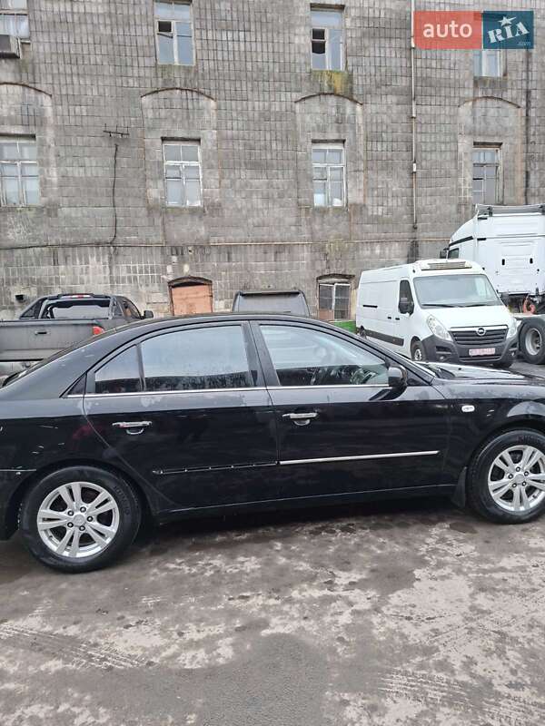 Седан Hyundai Sonata 2009 в Корце