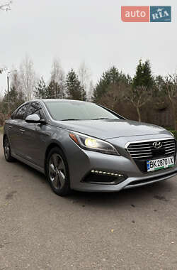 Седан Hyundai Sonata 2015 в Ровно