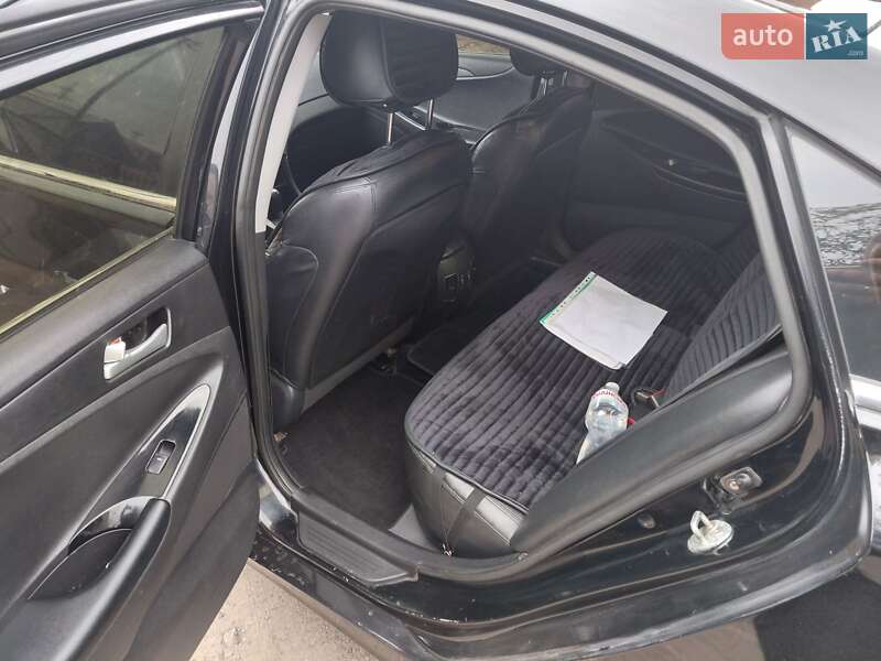 Седан Hyundai Sonata 2010 в Смеле