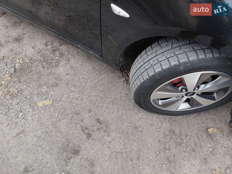 Седан Hyundai Sonata 2010 в Смеле