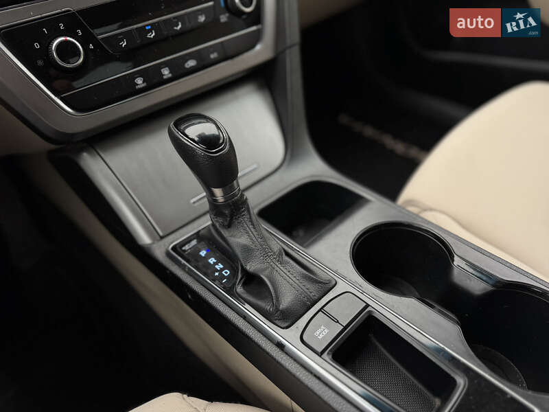 Седан Hyundai Sonata 2015 в Умани