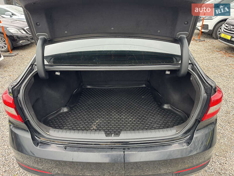 Седан Hyundai Sonata 2015 в Умани