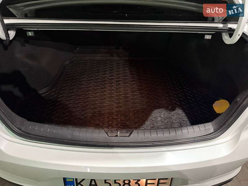 Седан Hyundai Sonata 2017 в Луцке