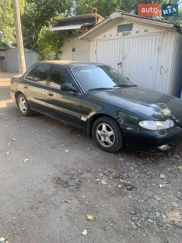 Седан Hyundai Sonata 1998 в Одессе