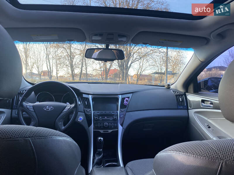 Седан Hyundai Sonata 2014 в Миргороді