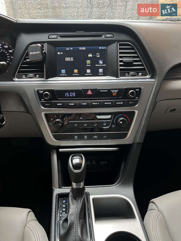 Седан Hyundai Sonata 2016 в Звенигородці