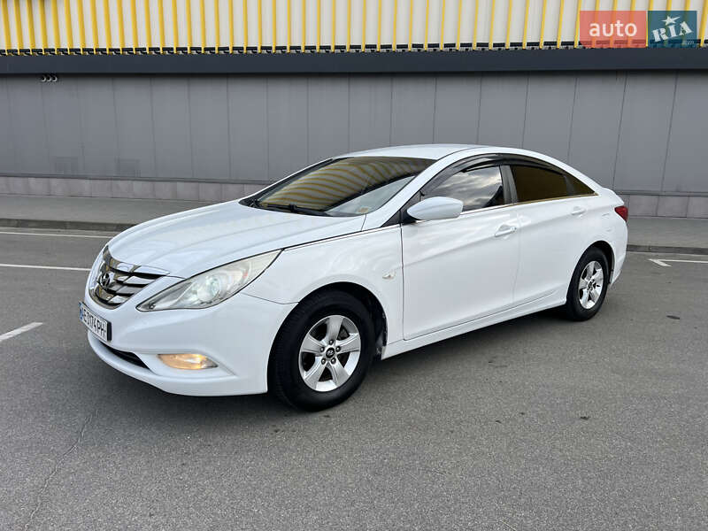 Hyundai Sonata 2011