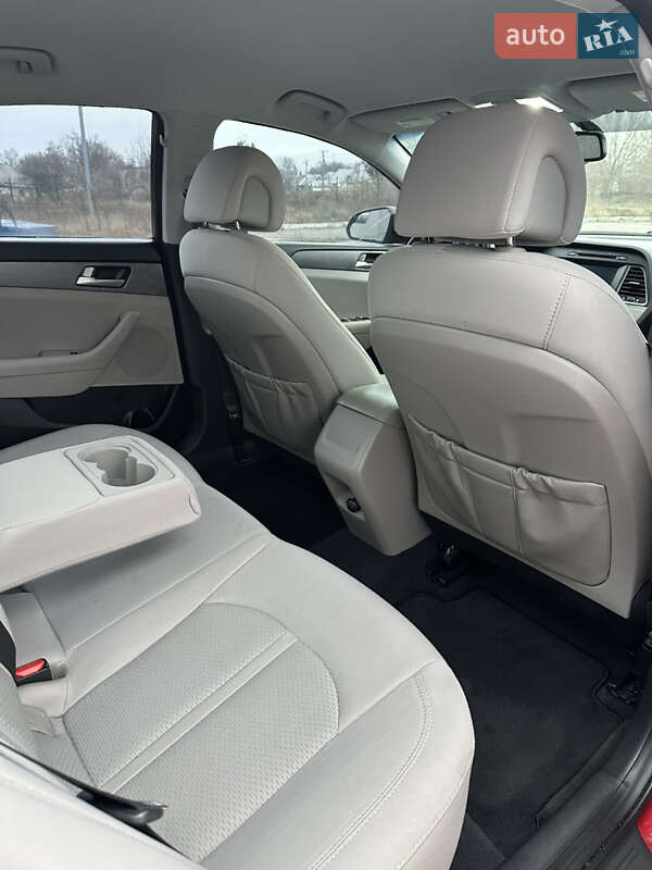 Седан Hyundai Sonata 2016 в Ічні