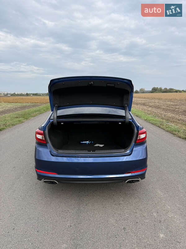 Седан Hyundai Sonata 2014 в Смілі