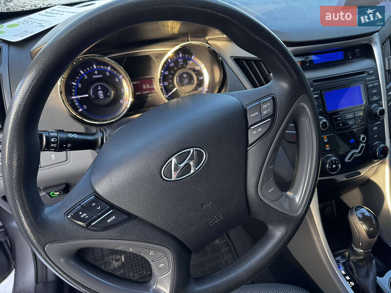 Седан Hyundai Sonata 2013 в Житомире