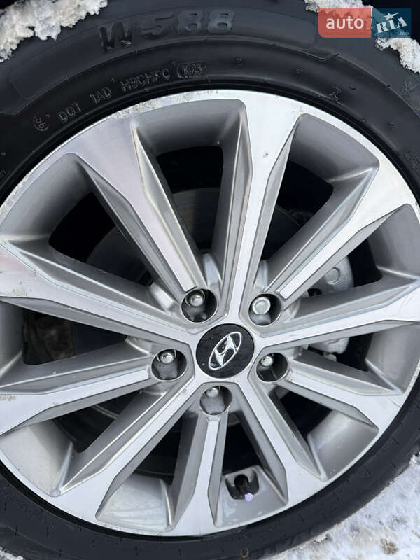 Седан Hyundai Sonata 2016 в Черкассах