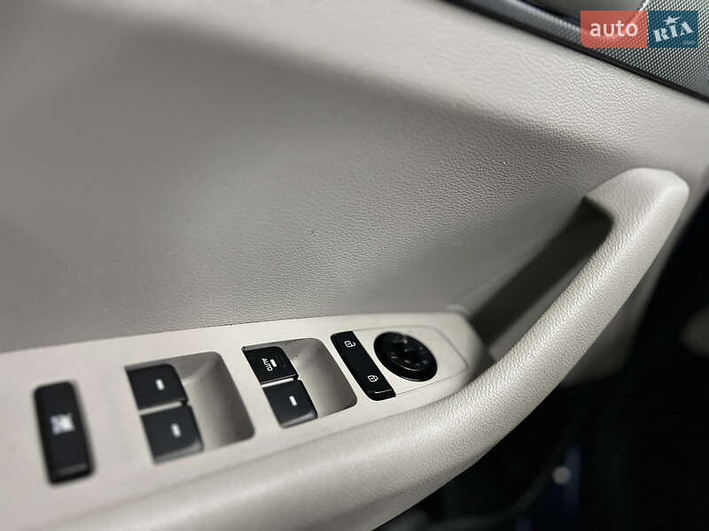Седан Hyundai Sonata 2016 в Николаеве