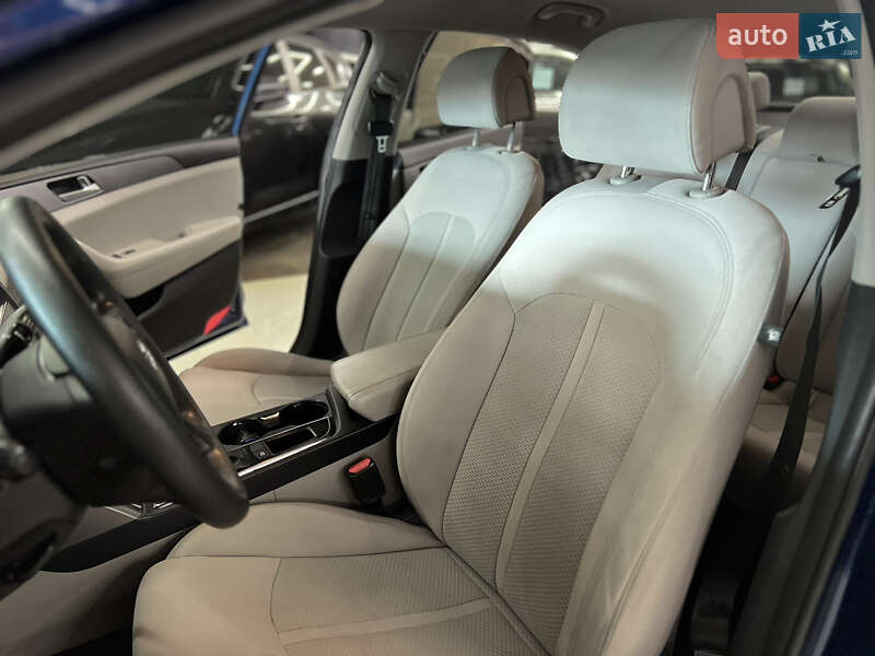 Седан Hyundai Sonata 2016 в Николаеве