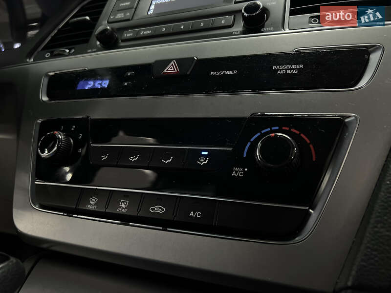 Седан Hyundai Sonata 2016 в Николаеве