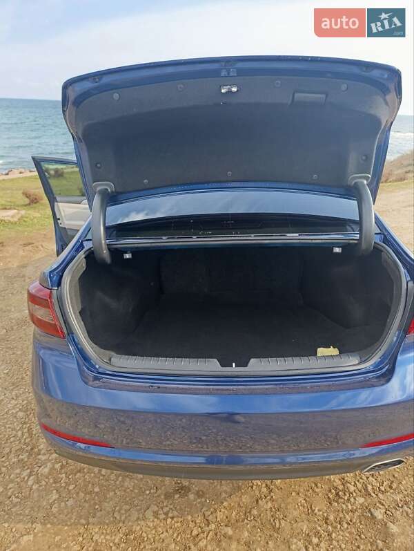 Седан Hyundai Sonata 2015 в Черноморске фото 17 Седан Hyundai Sonata 2015 в Черноморске