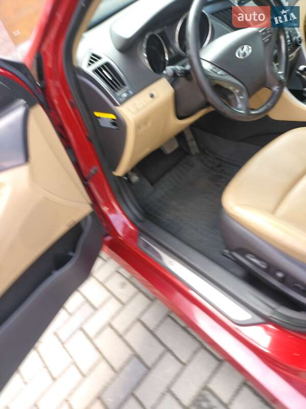 Седан Hyundai Sonata 2014 в Львове
