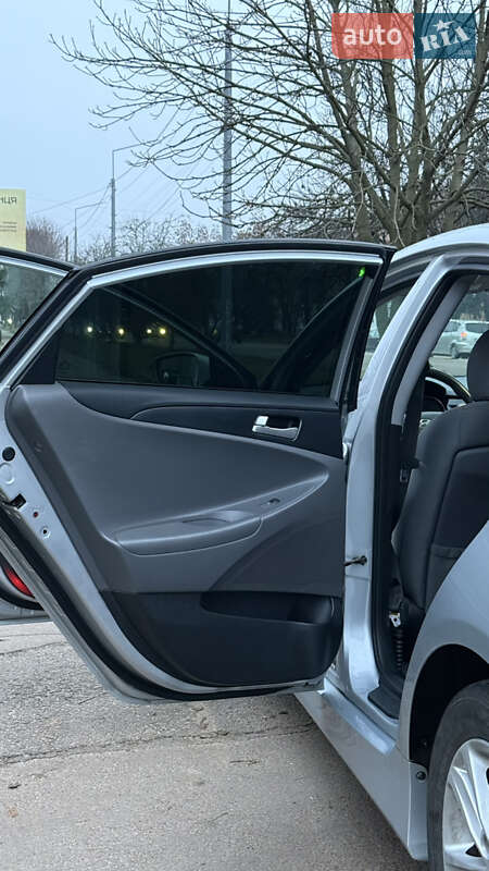 Седан Hyundai Sonata 2013 в Коростене