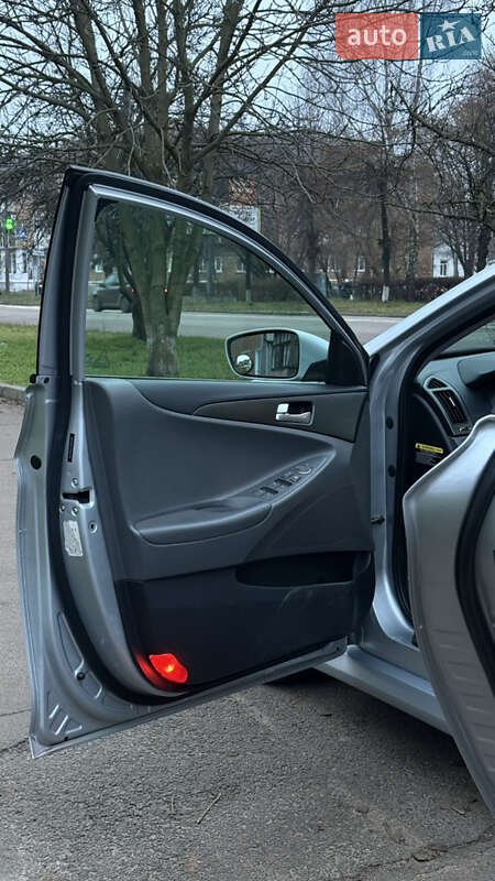 Седан Hyundai Sonata 2013 в Коростене