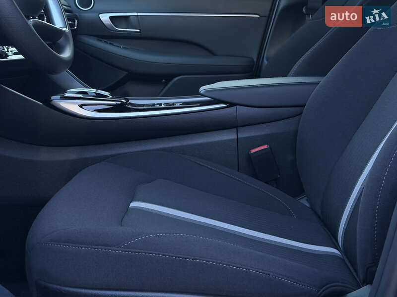Седан Hyundai Sonata 2023 в Львове