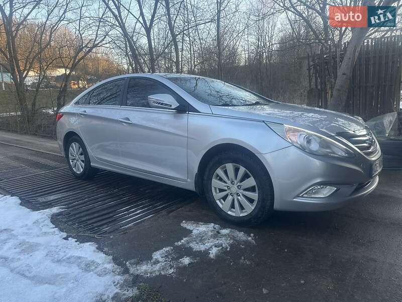 Седан Hyundai Sonata 2013 в Черновцах фото Седан Hyundai Sonata 2013 в Черновцах