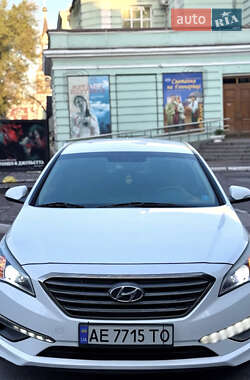 Седан Hyundai Sonata 2016 в Павлограде