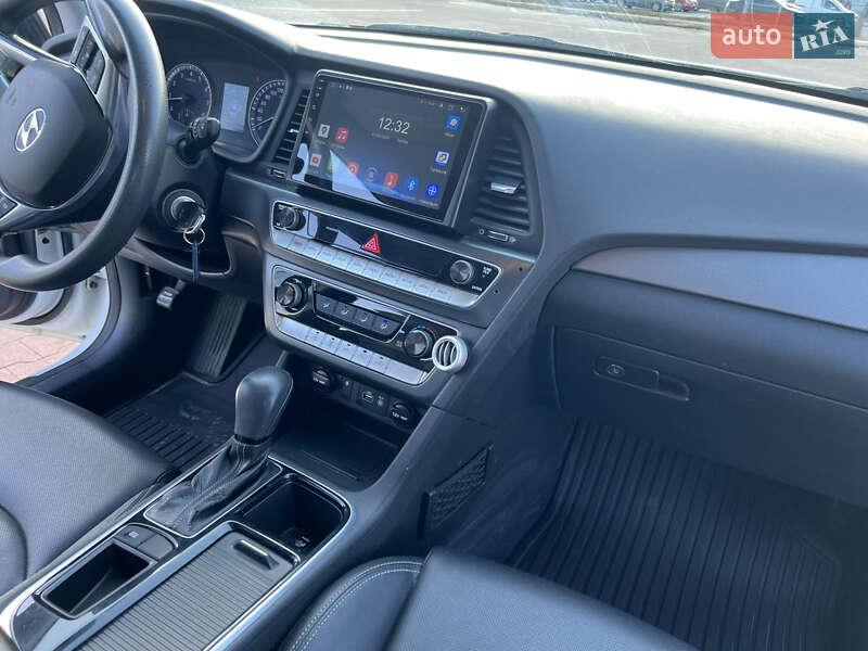 Седан Hyundai Sonata 2017 в Запорожье