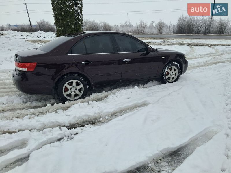 Седан Hyundai Sonata 2007 в Хотине