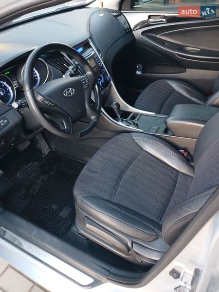 Седан Hyundai Sonata 2011 в Кременчуге