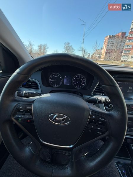 Седан Hyundai Sonata 2016 в Киеве